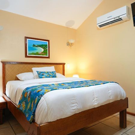 West Bay Lodge And Spa Esterno foto