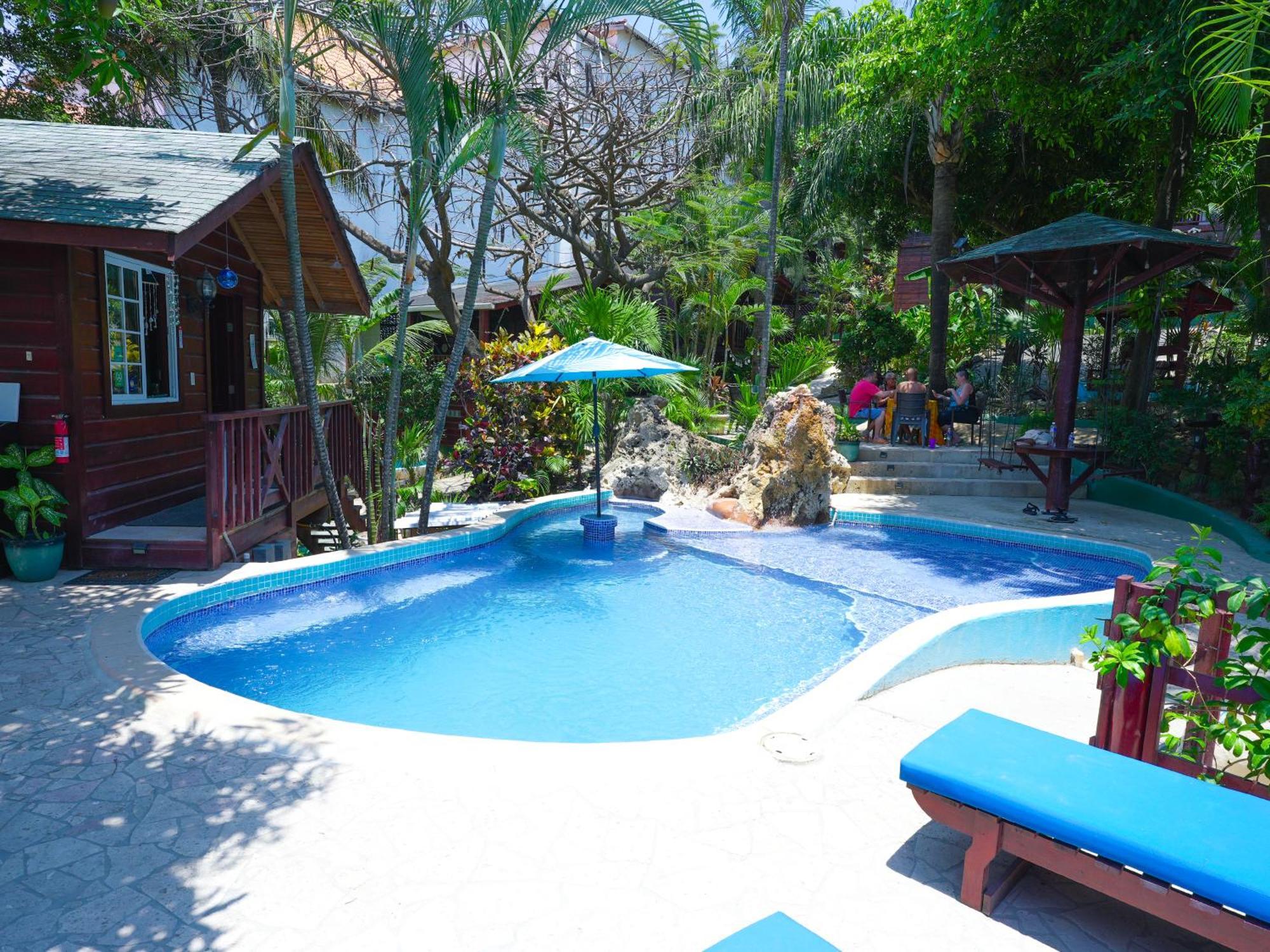 West Bay Lodge And Spa Esterno foto