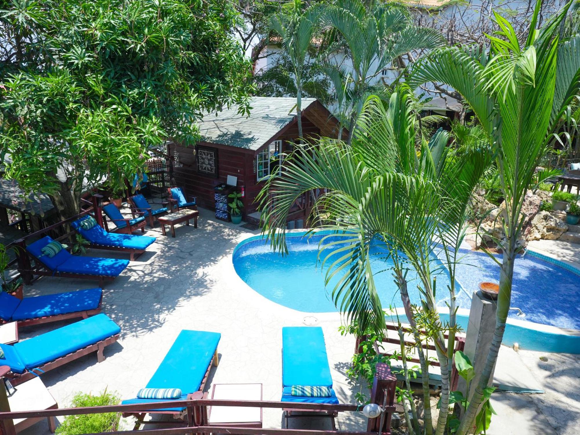 West Bay Lodge And Spa Esterno foto