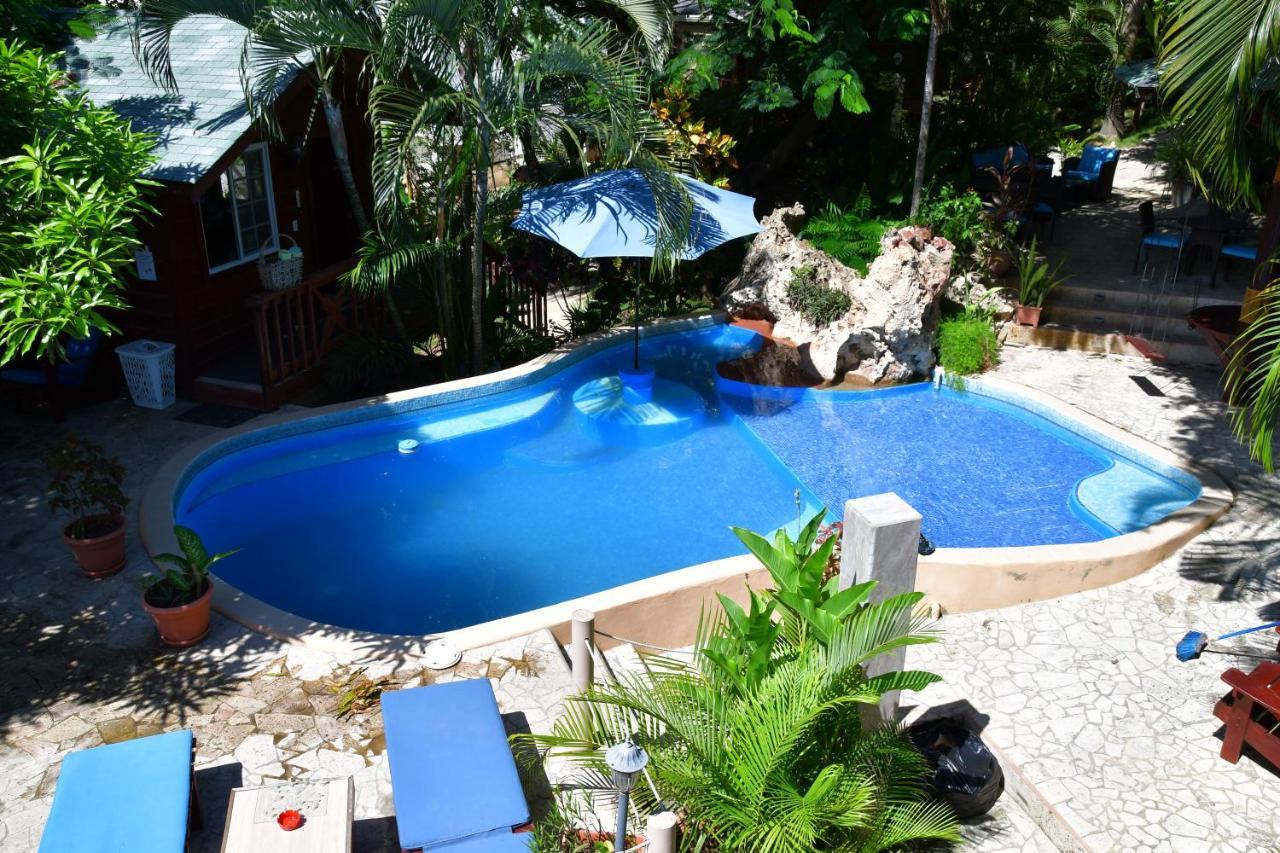 West Bay Lodge And Spa Esterno foto